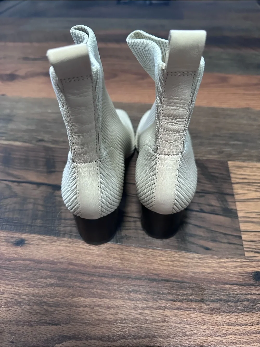 EVERLANE Glove Knit Boots - Picture 6 of 10